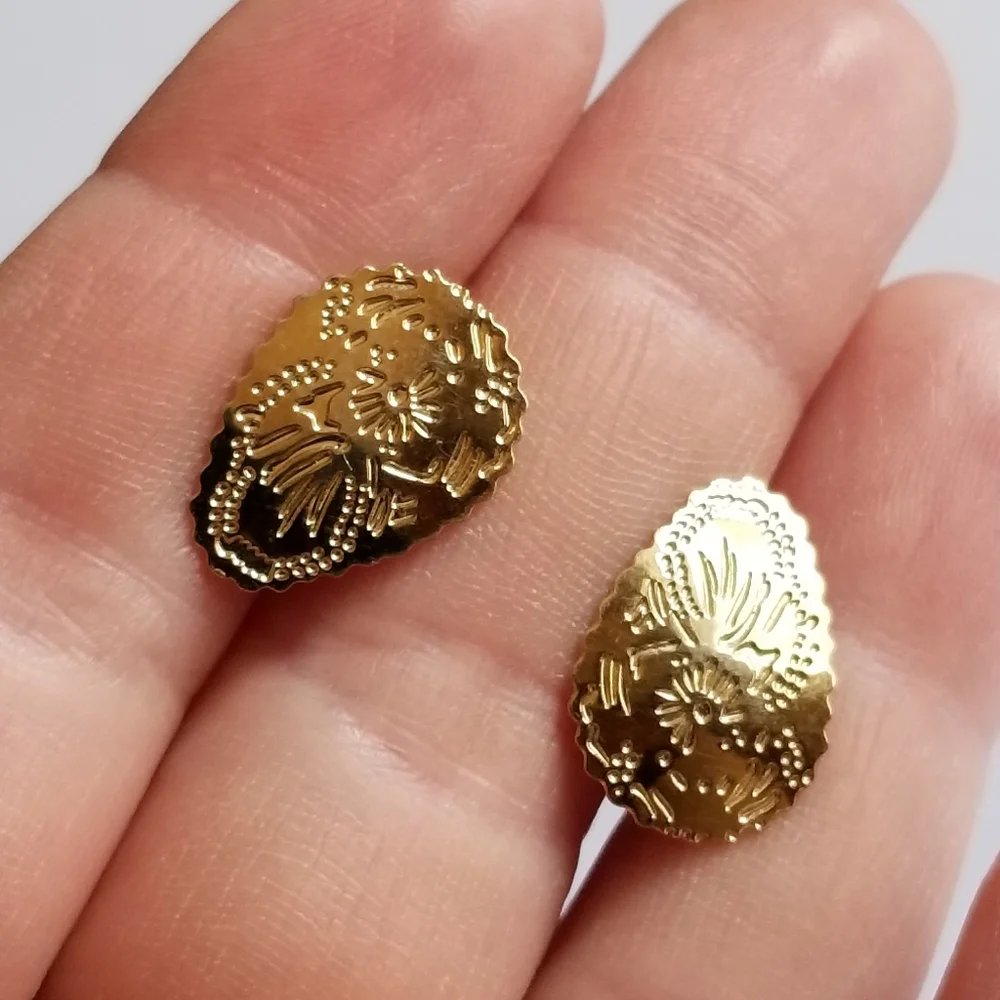 Vintage earrings clip on gold tone etched teardrop design boho dainty